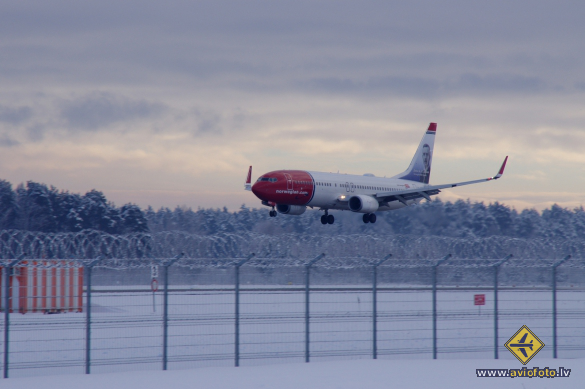 Boeing 737-8JP